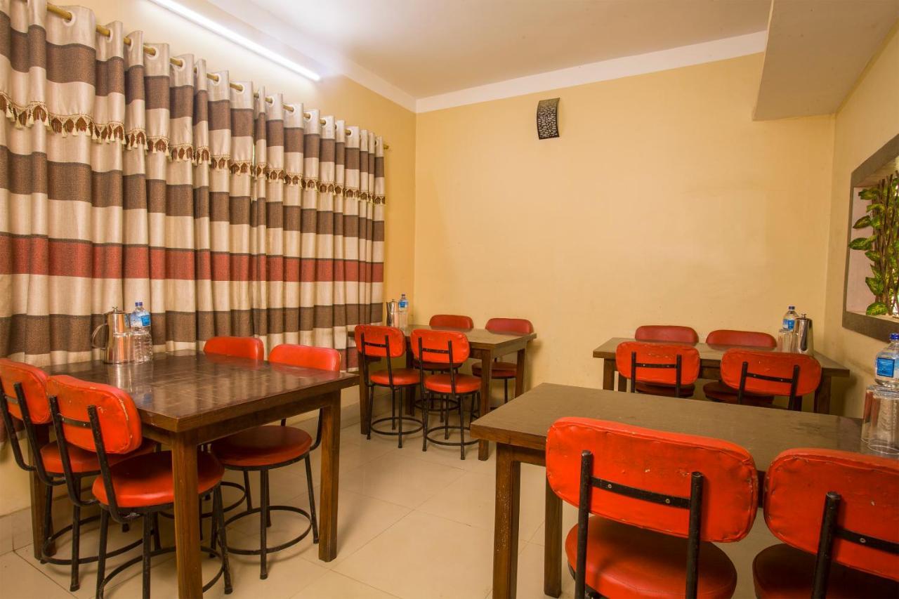 Oyo 145 Sirahali Khusbu Hotel &Lodge Катманду Екстериор снимка