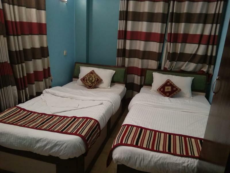 Oyo 145 Sirahali Khusbu Hotel &Lodge Катманду Екстериор снимка